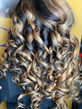 Load image into Gallery viewer, 22” Streaked Head Band wig (pre-order)
